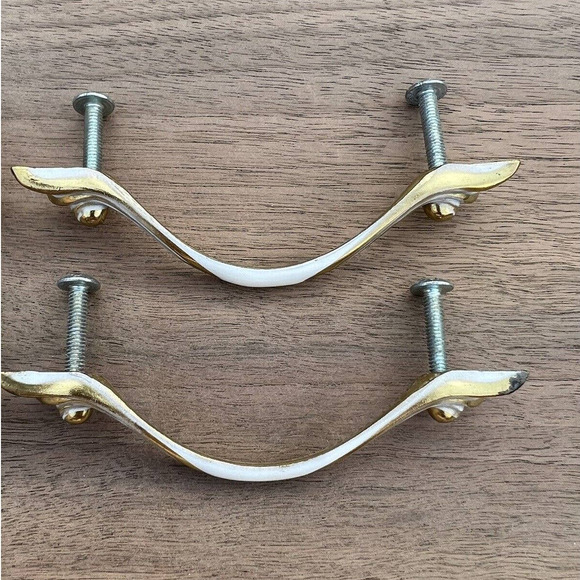 Vintage‎ Allison French Provincial Drawer Pulls Lot of 4 Center White On Brass - Picture 4 of 8